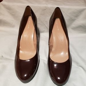 Tahari pumps